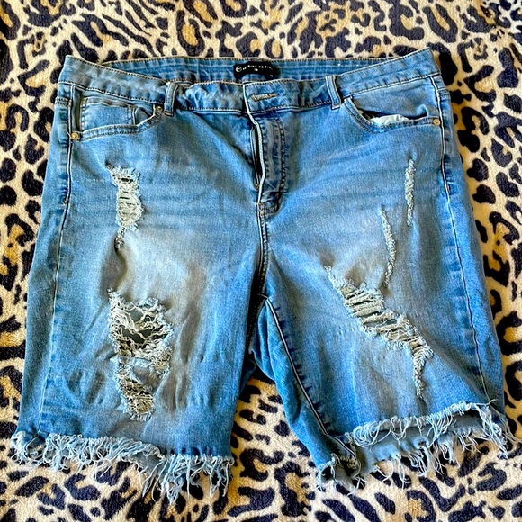 Fashion to Figure Pants - Fashion to Figure Bermuda Shorts